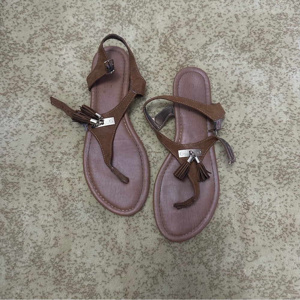 ARDENE sandal with gold tassels